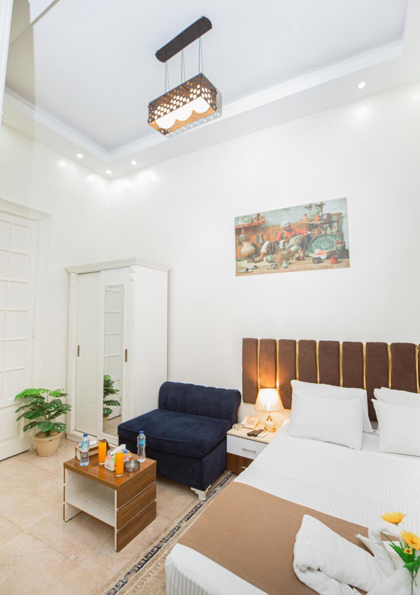 Downtown Antique Hotel 3*