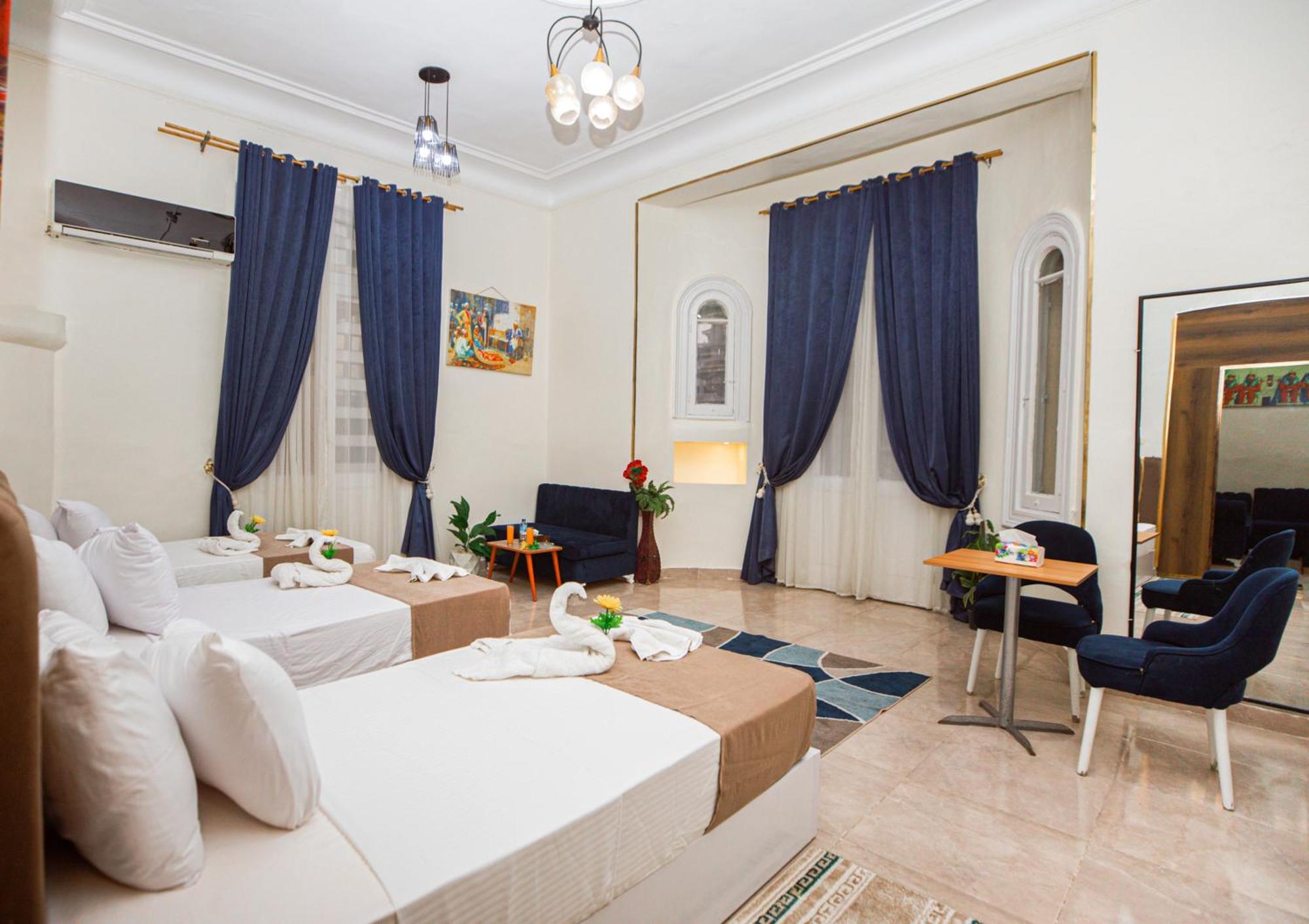 Downtown Antique Hotel 3*