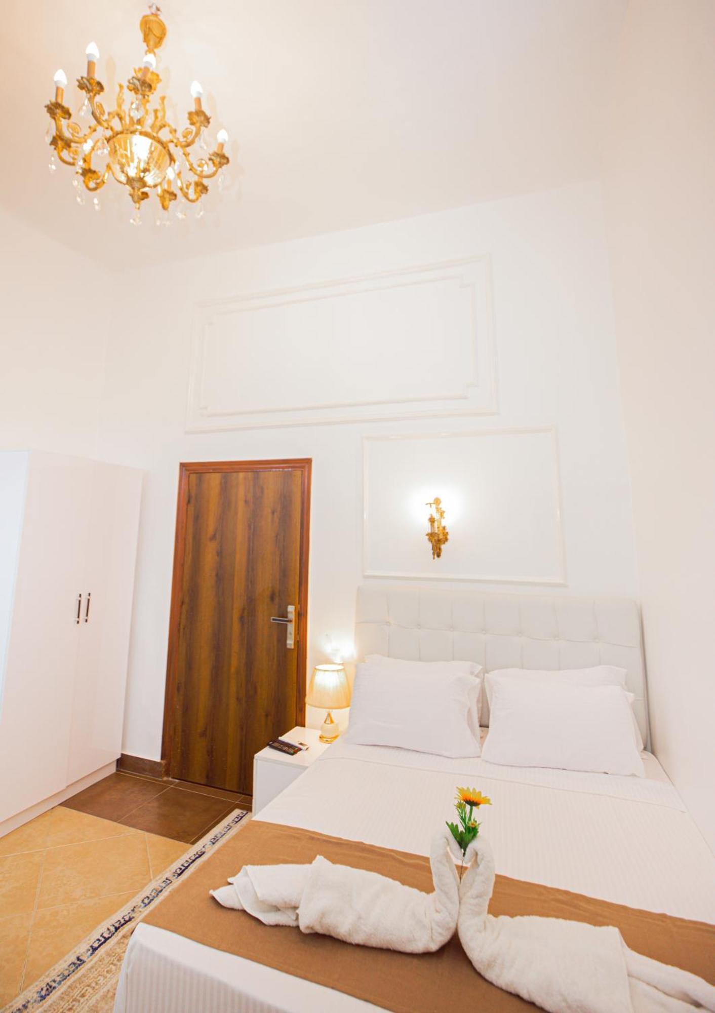 Downtown Antique Hotel 3*